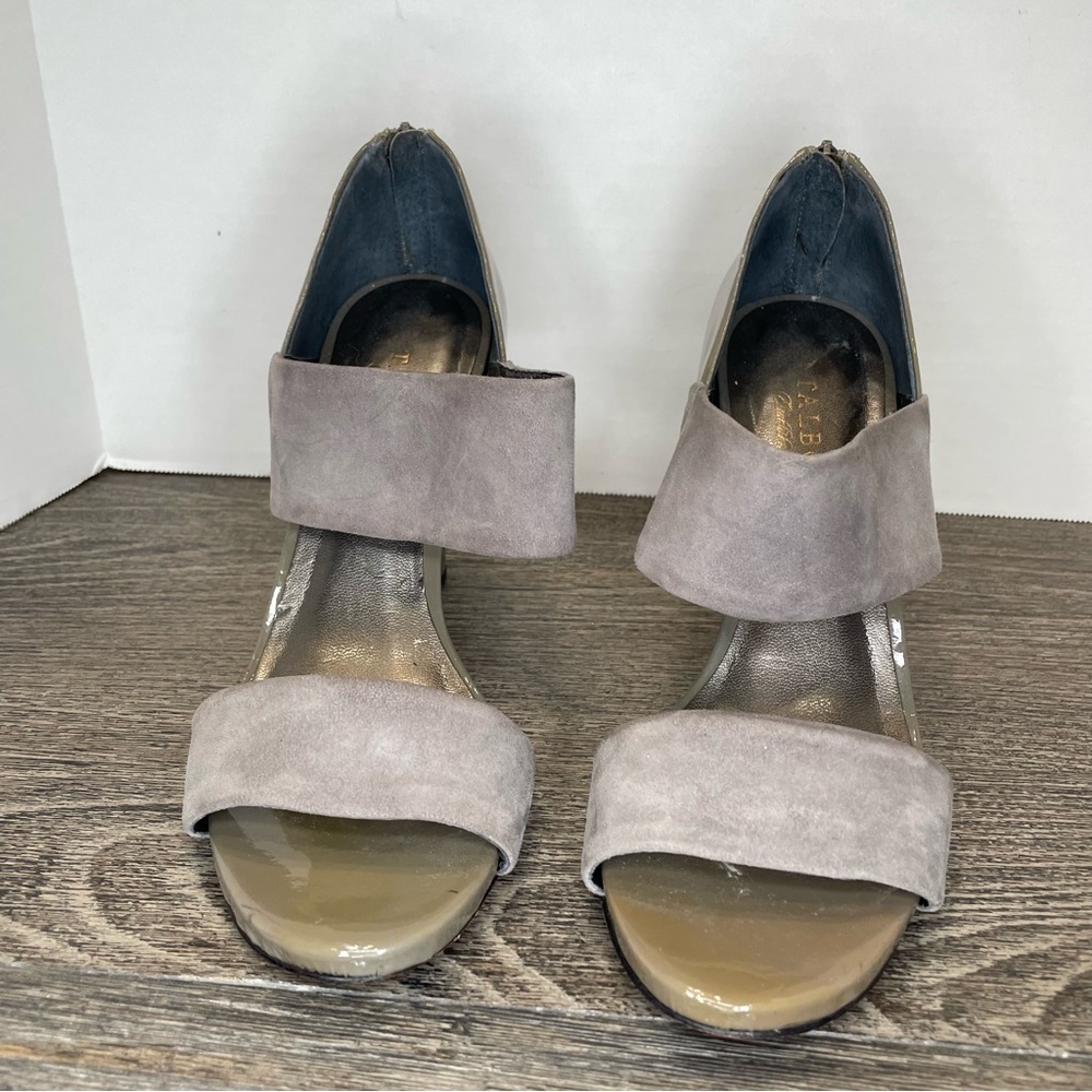 Talbot & Emmie Elegant smoke Gray Women's heel shoes. Size 7.5. Suede. Pre-owned